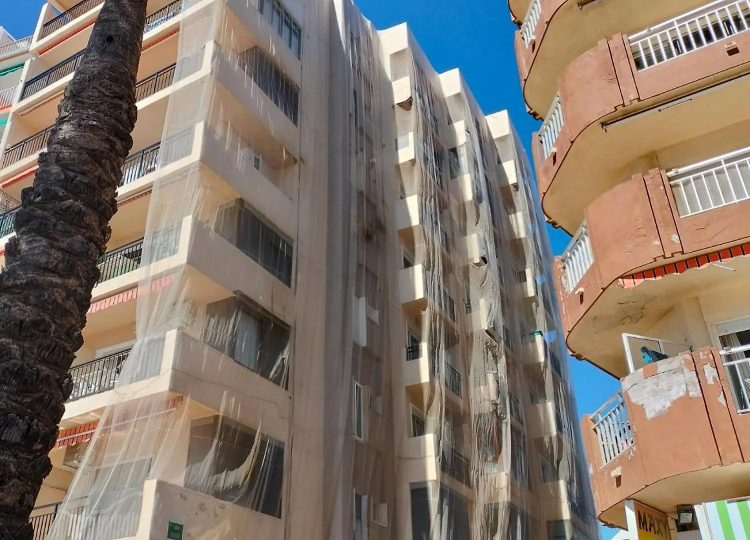 הקונטקטים של El Yate In Front Of The Sea By 10Tosea